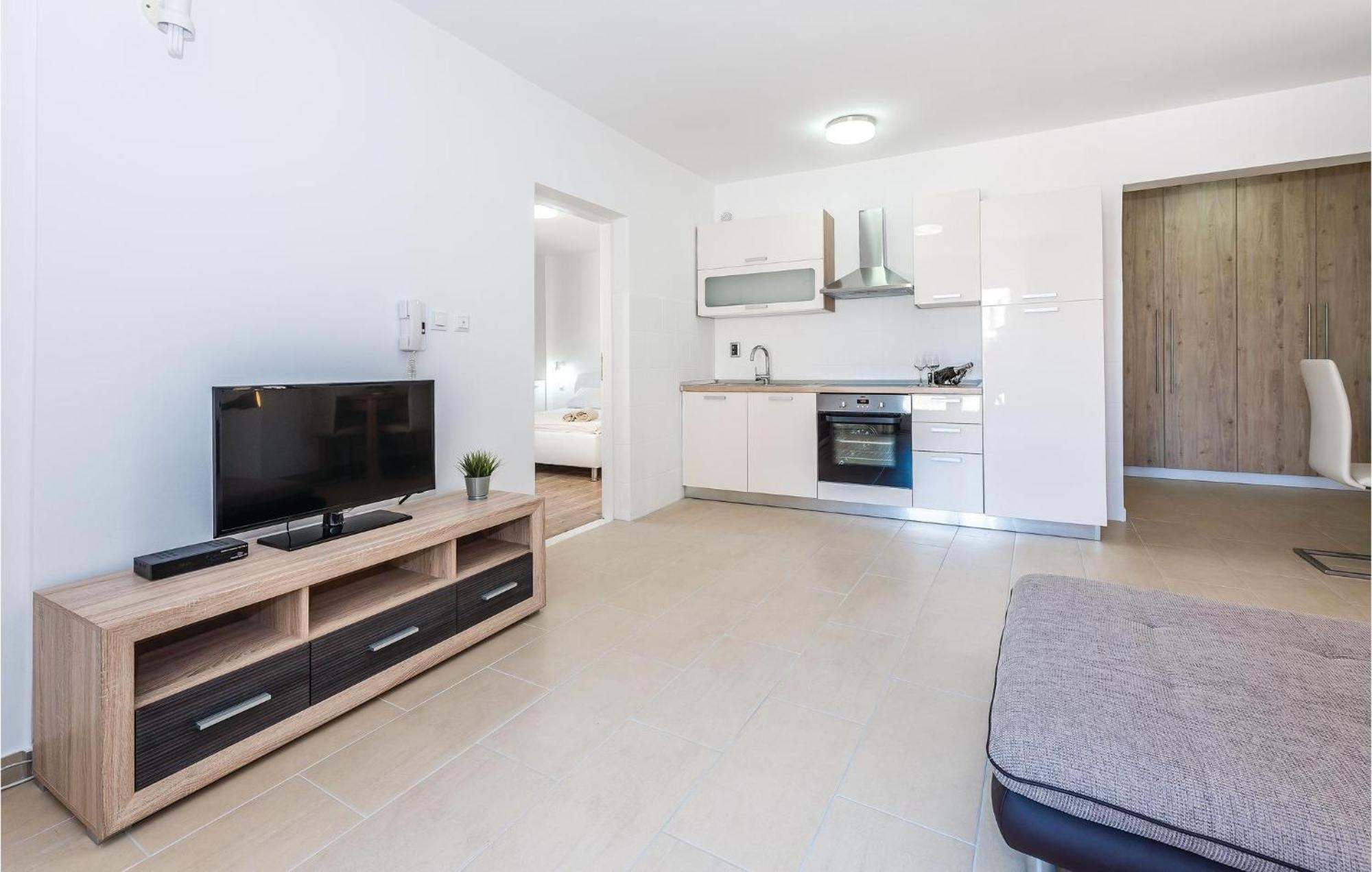 Stunning Home In Betina With Kitchen Kültér fotó
